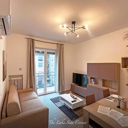 The Lake-side Corner * Como